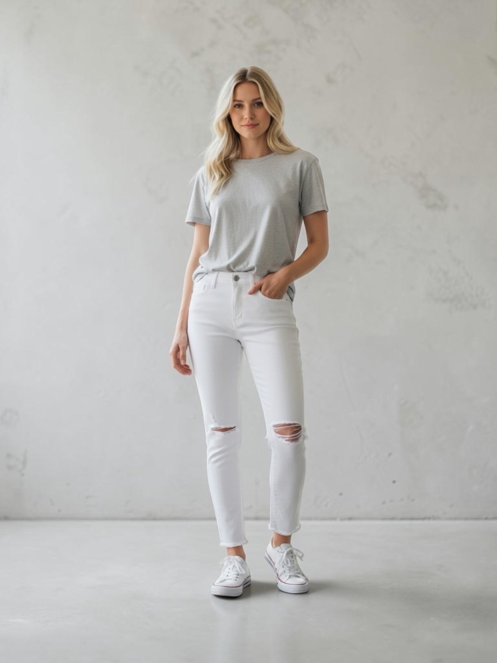 American Eagle White Distressed Women's Jeans - Classic Slim Fit Jeggings